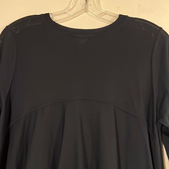 Club Monaco darkest navy asymmetrical top - Picture 6 of 9